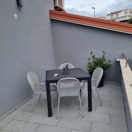 Apartments Jadran Primosten Exterior photo